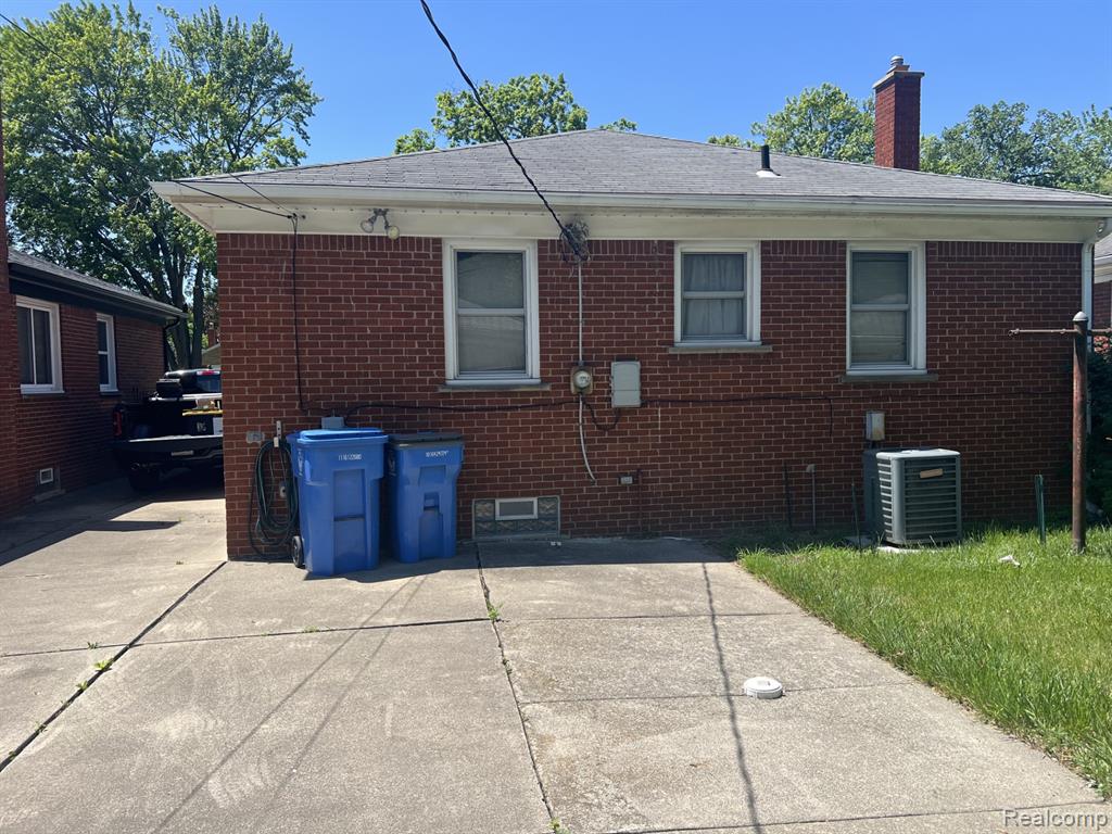 8460 Riverview Street, Dearborn Heights, MI 48127 — Photo 12
