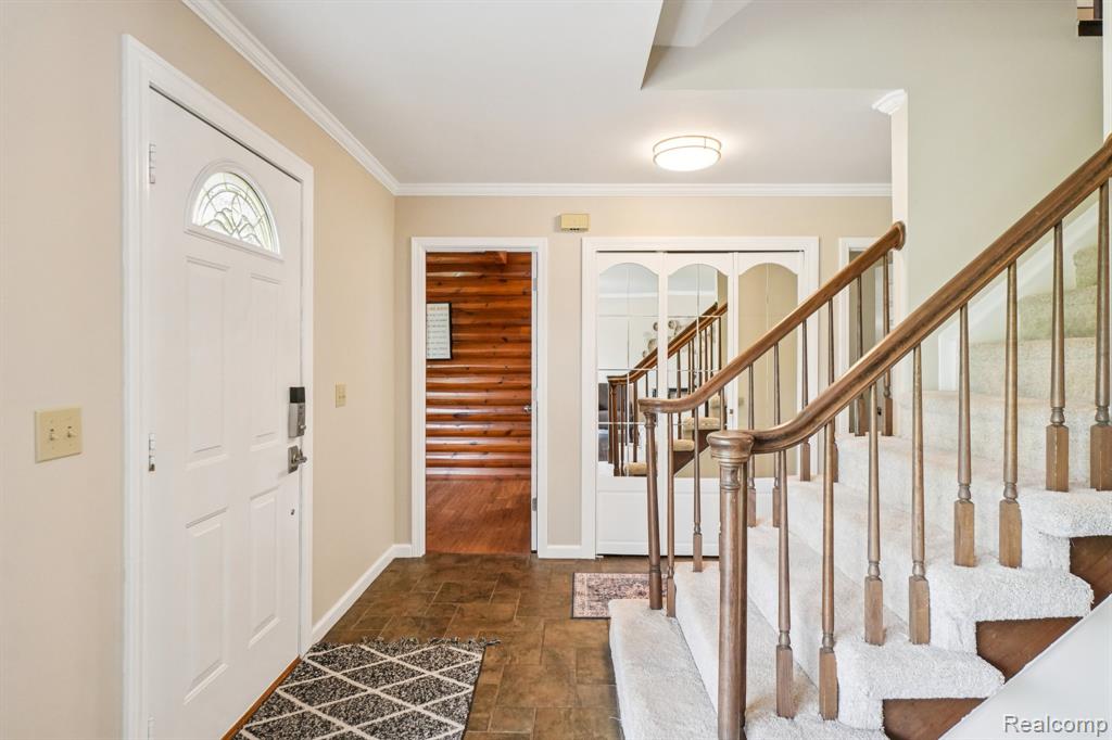 585 Timberline Drive, Rochester Hills, MI 48309 — Photo 2