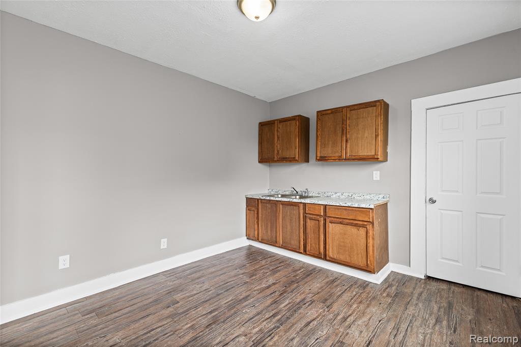 3010 Montclair Street, Detroit, MI 48214 — Photo 29
