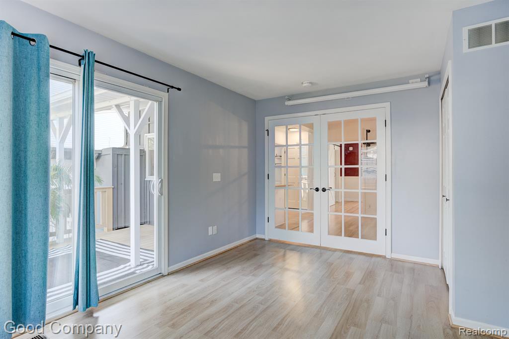 934 Lockwood Road, Royal Oak, MI 48067 — Photo 34