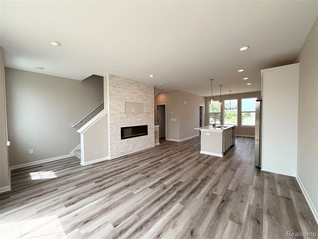 56043 Madison Ln, New Hudson, MI 48165 — Photo 2