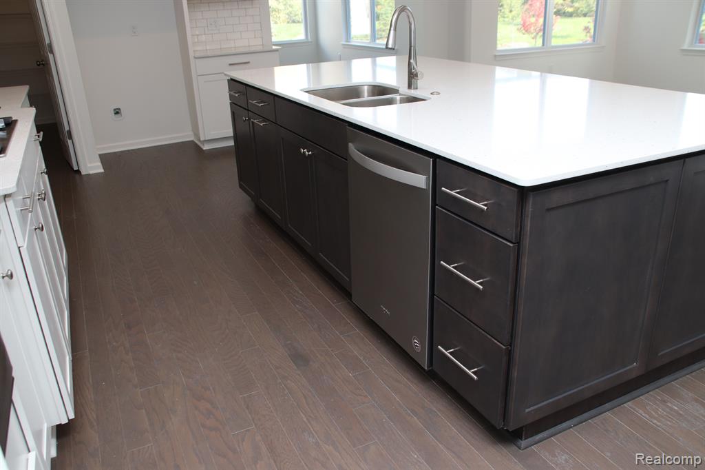 7296 Evergreen Trail, Almont, MI, 48003