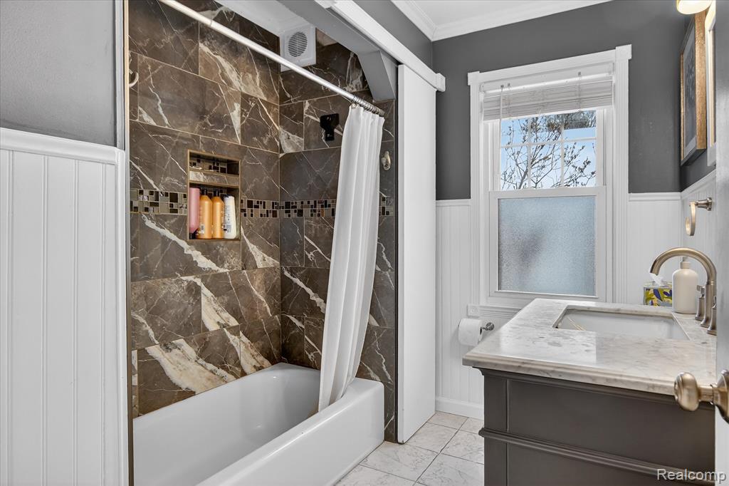 3 Adams Lane, Dearborn, MI 48120 — Photo 18