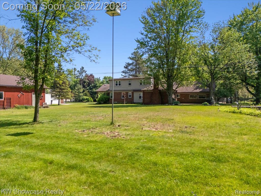 21105 Hugo Street, Farmington, MI 48336 — Photo 32