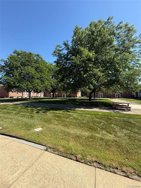 8141 Denwood dr, 6, Sterling Heights, MI 48312 — Photo 13