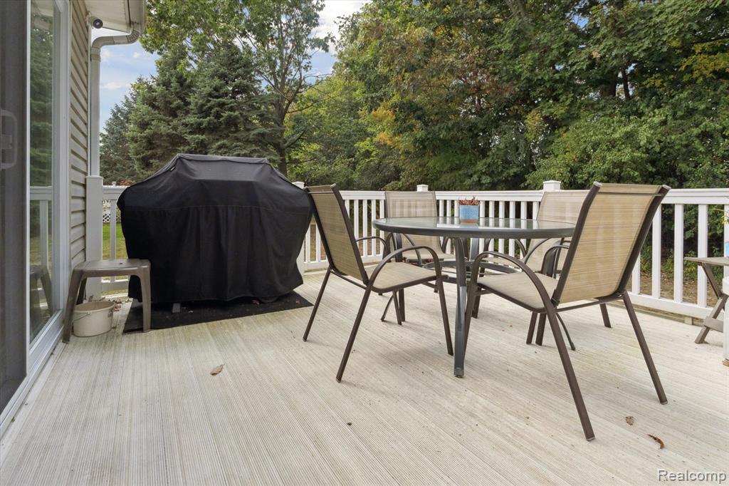 5128 Sandalwood Circle, Grand Blanc, MI 48439 — Photo 24