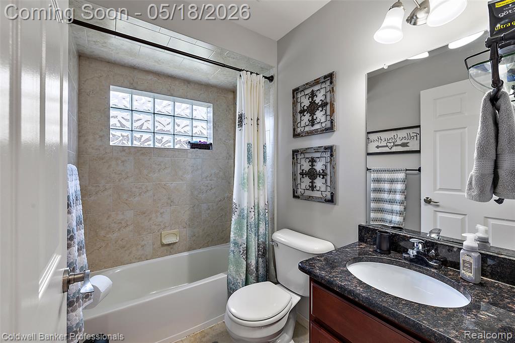 16532 Moore Park Road, Macomb, MI 48044 — Photo 21