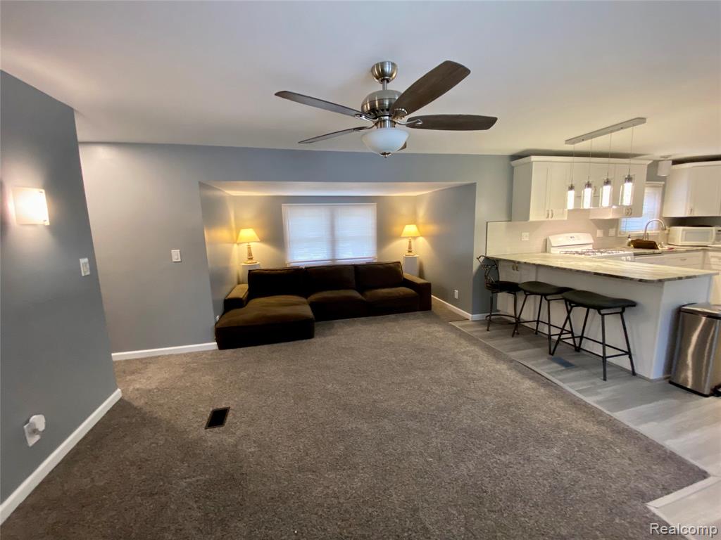 679 Menominee Drive, Howell, MI 48843 — Photo 14