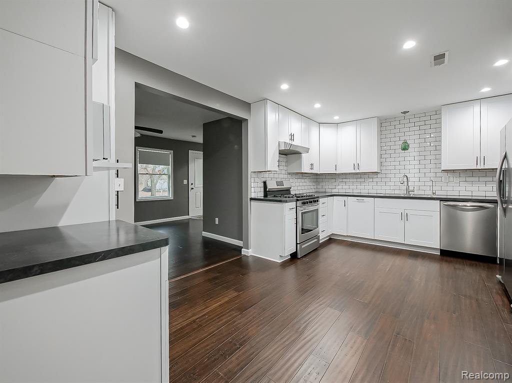 4744 Midland Drive, Pinckney, MI 48169 — Photo 29