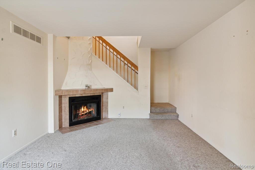 38826 Country Circle, Farmington Hills, MI 48331 — Photo 8