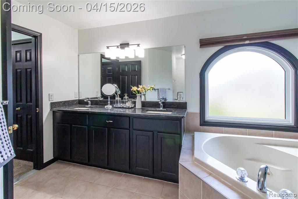45229 Thorn Tree Lane, Macomb, MI 48044 — Photo 41