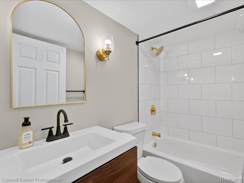 6091 Rocking Chair Road, Grand Blanc, MI 48439 — Photo 32