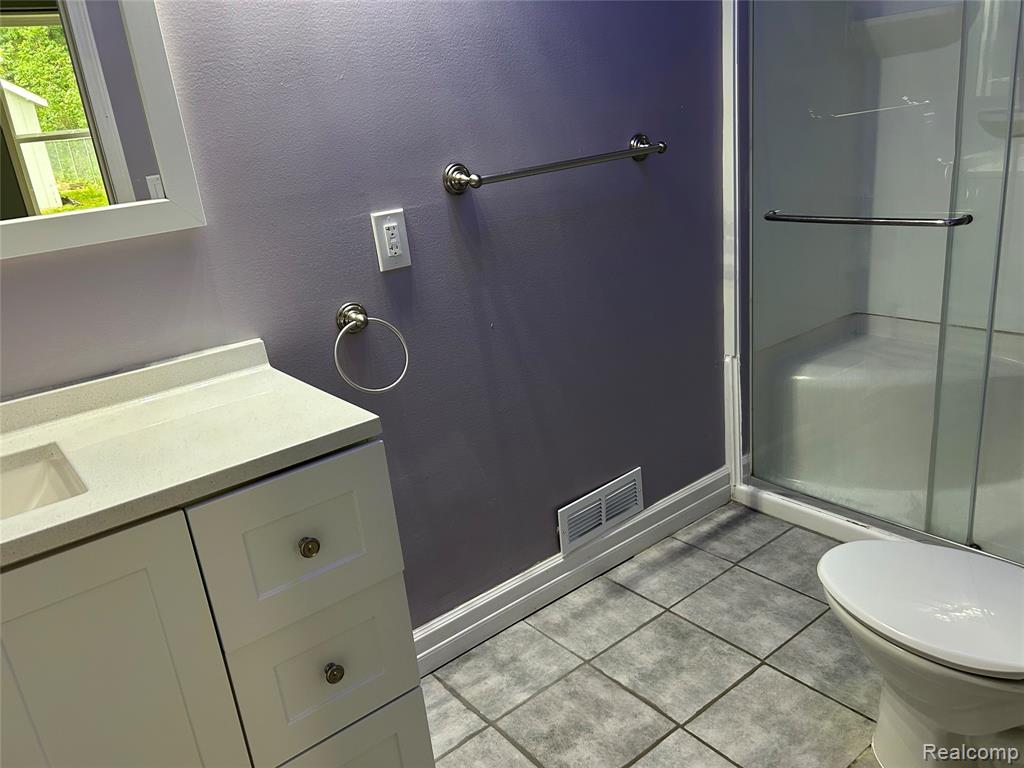 4247 Laforest Drive, Waterford, MI 48329 — Photo 8
