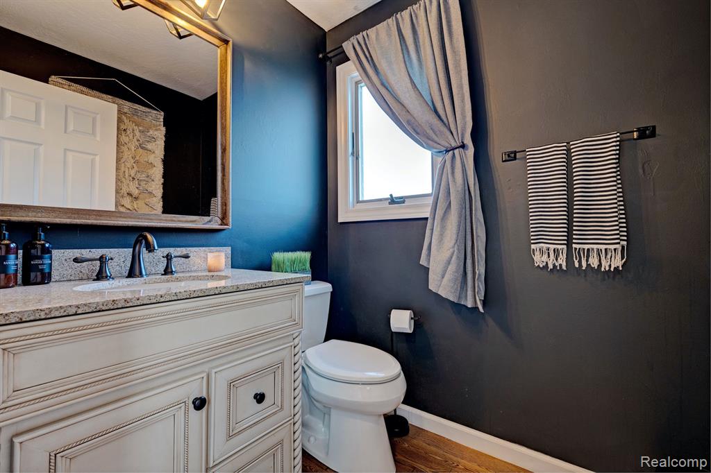 4704 CRUTCHFIELD Drive, Saginaw, MI 48638 — Photo 10