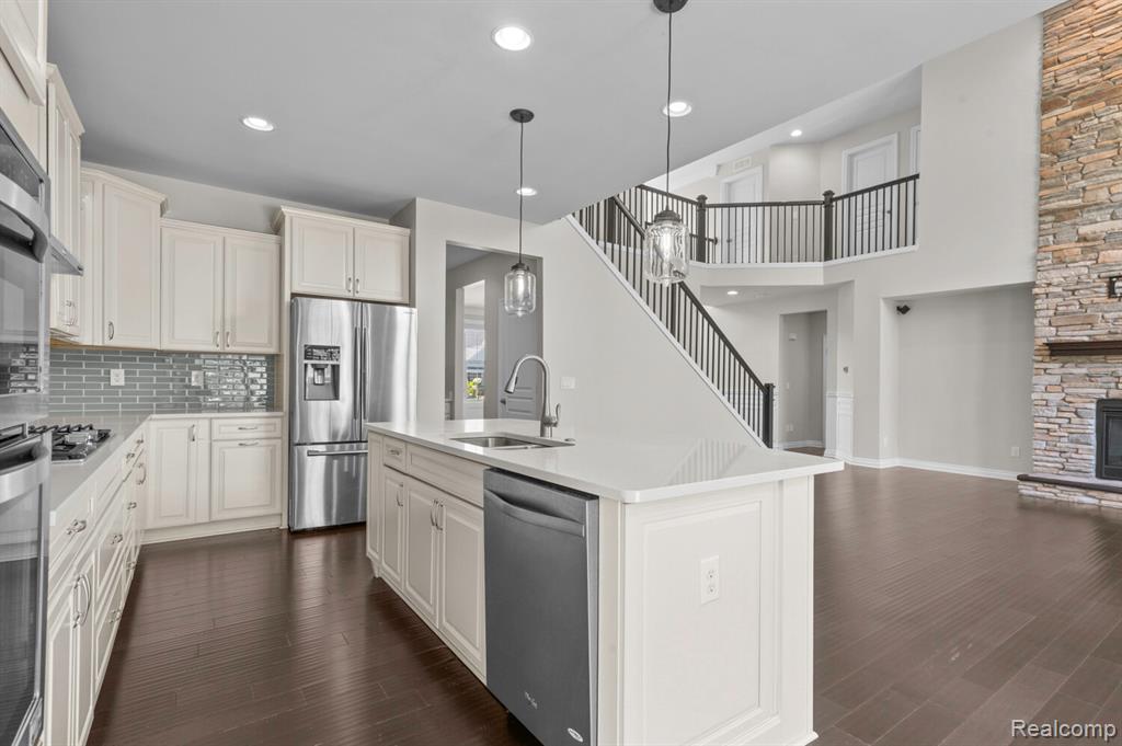 1526 Hickory Ridge Court, Canton, MI 48187 — Photo 6