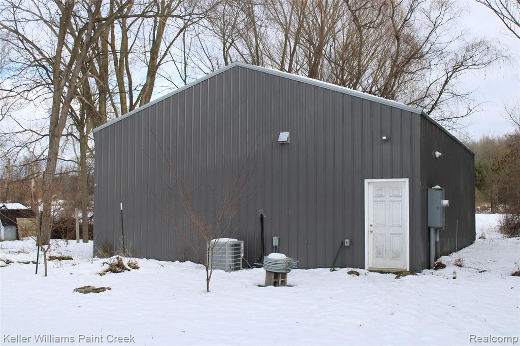 4206 N Linden Road, Flint, MI 48504 — Photo 8