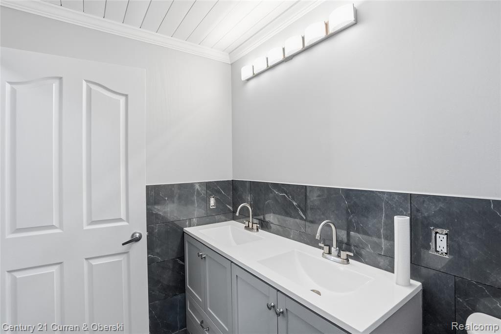 2043 Centennial Drive, Canton, MI 48187 — Photo 32