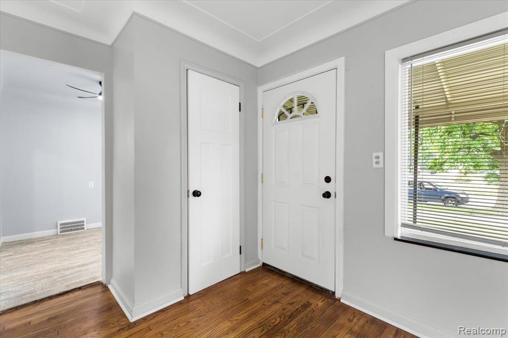 8355 W Outer Drive, Detroit, MI 48219 — Photo 5