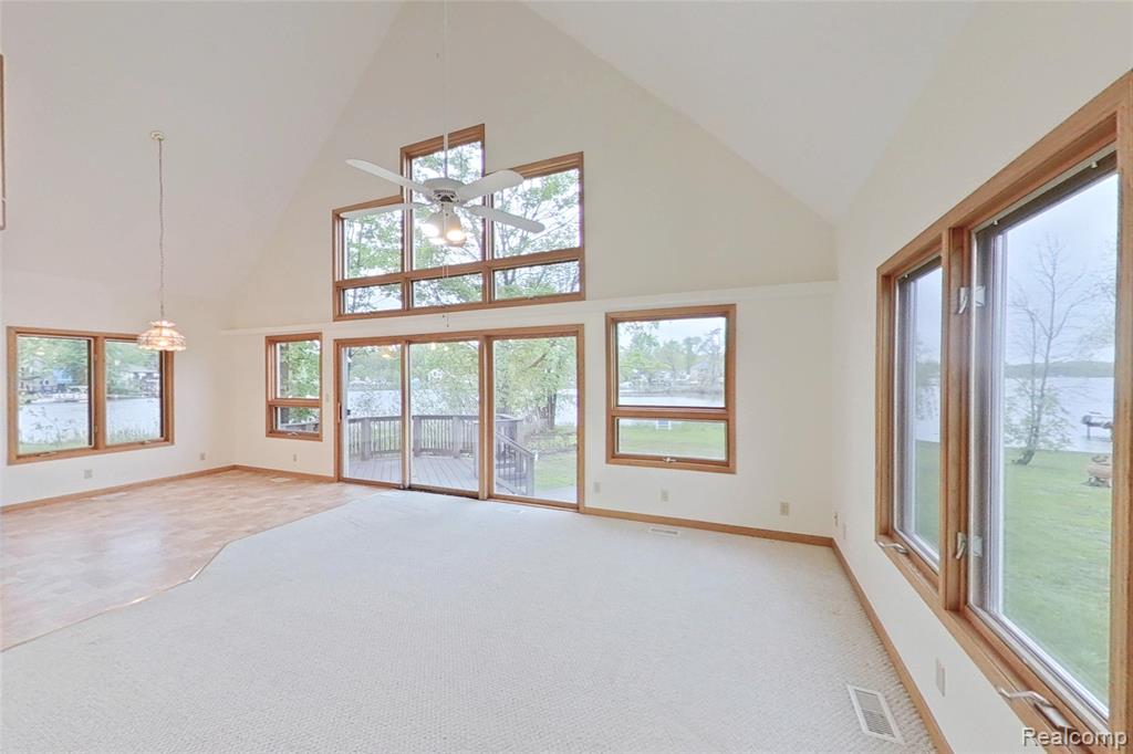 8844 RIVERSIDE Drive, Brighton, MI 48116 — Photo 14