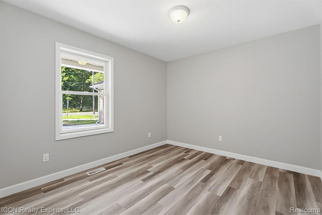 3907 Pontiac Lake Road, Waterford, MI 48328 — Photo 22