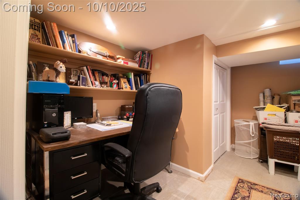 22321 N Fairway Drive, Woodhaven, MI 48183 — Photo 45