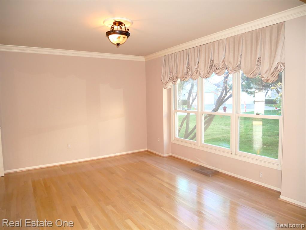 7383 SIMSBURY Drive, West Bloomfield, MI — Photo 17