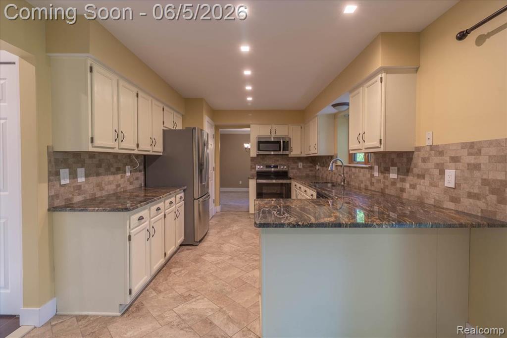 5736 Shannon Lane, Clarkston, MI 48348 — Photo 10