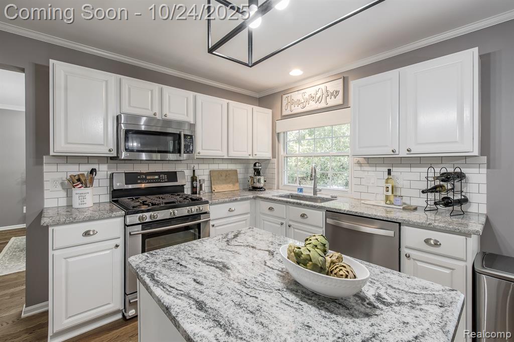 6244 Lake Waldon Court, Clarkston, MI — Photo 5