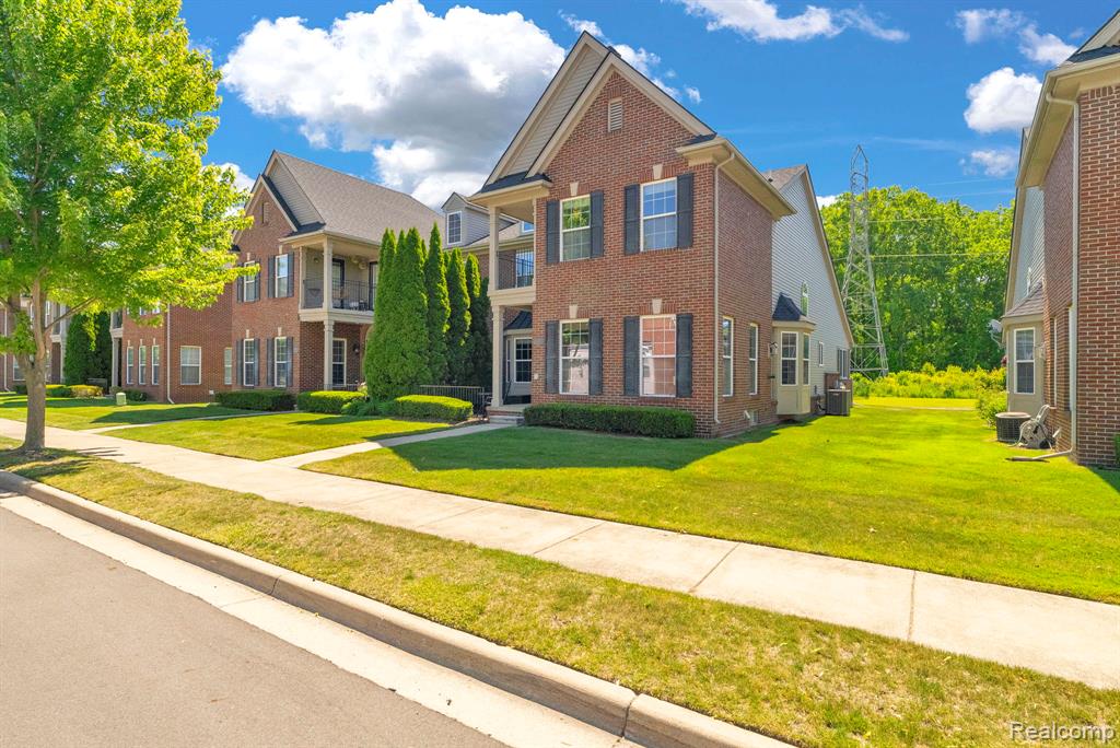 42682 Park Cresent Drive, Sterling Heights, MI 48313 — Photo 3