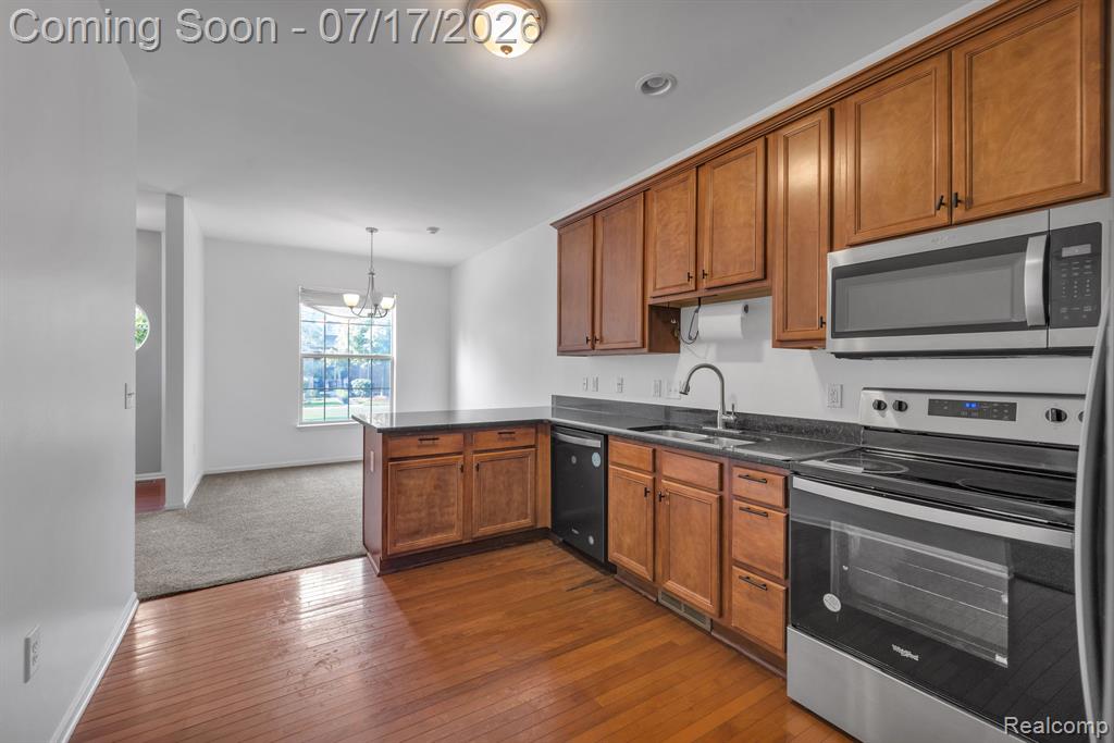 41101 N Maplewood Drive, Canton, MI 48187 — Photo 28