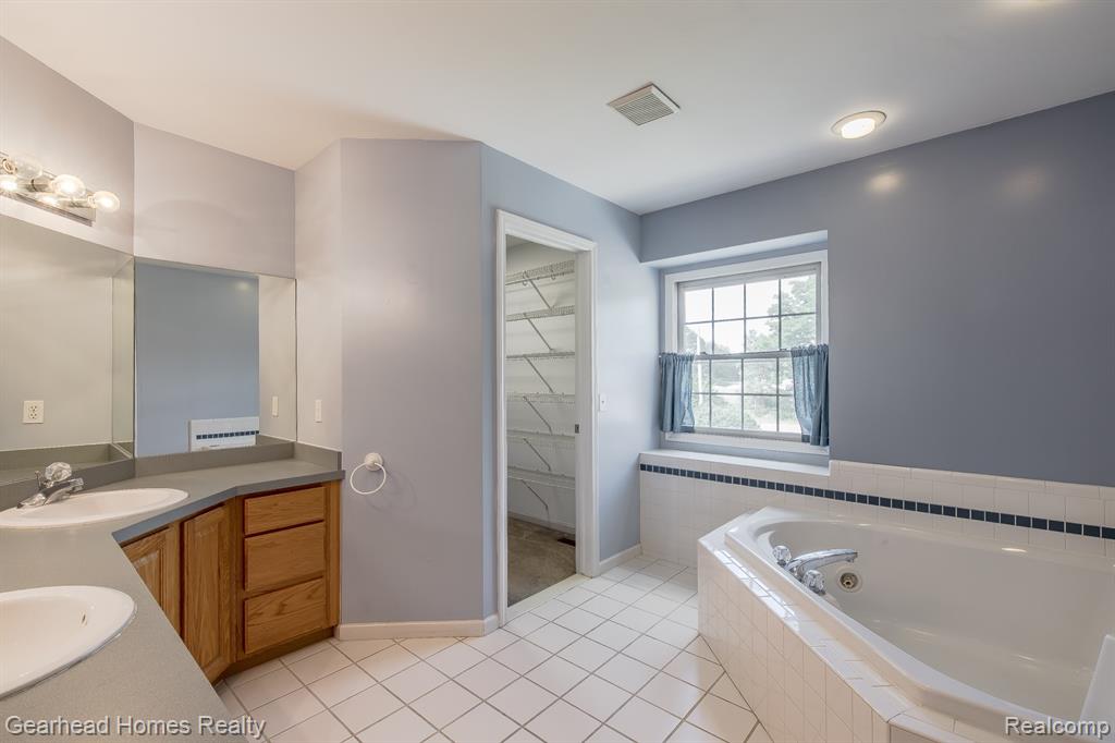 8088 Denton Hill Road, Fenton, MI 48430 — Photo 31