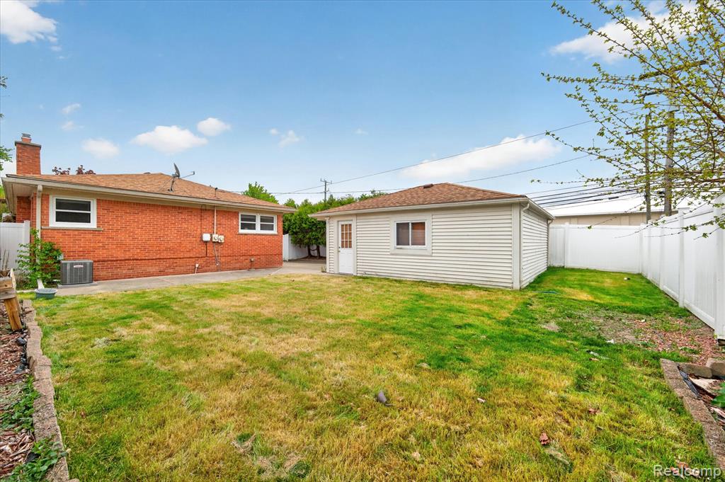 14808 LONGTIN Street, Southgate, MI 48195 — Photo 41