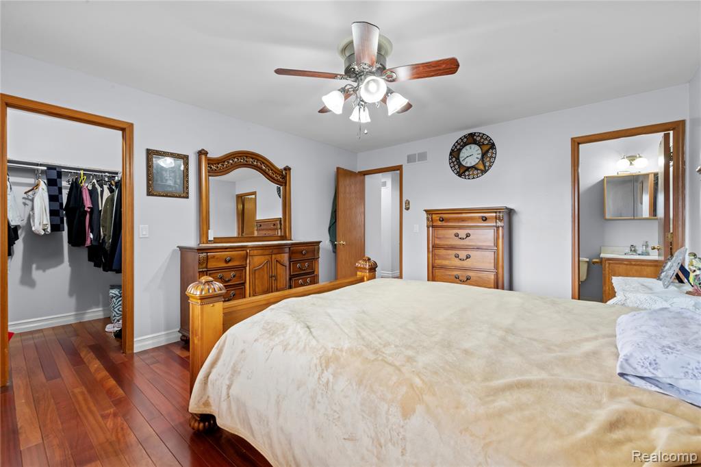 46902 Amberwood Drive, Shelby Twp, MI 48317 — Photo 15