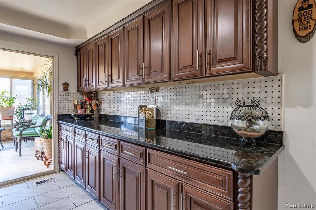 42323 TESSMER Drive, Sterling Heights, MI 48314 — Photo 7