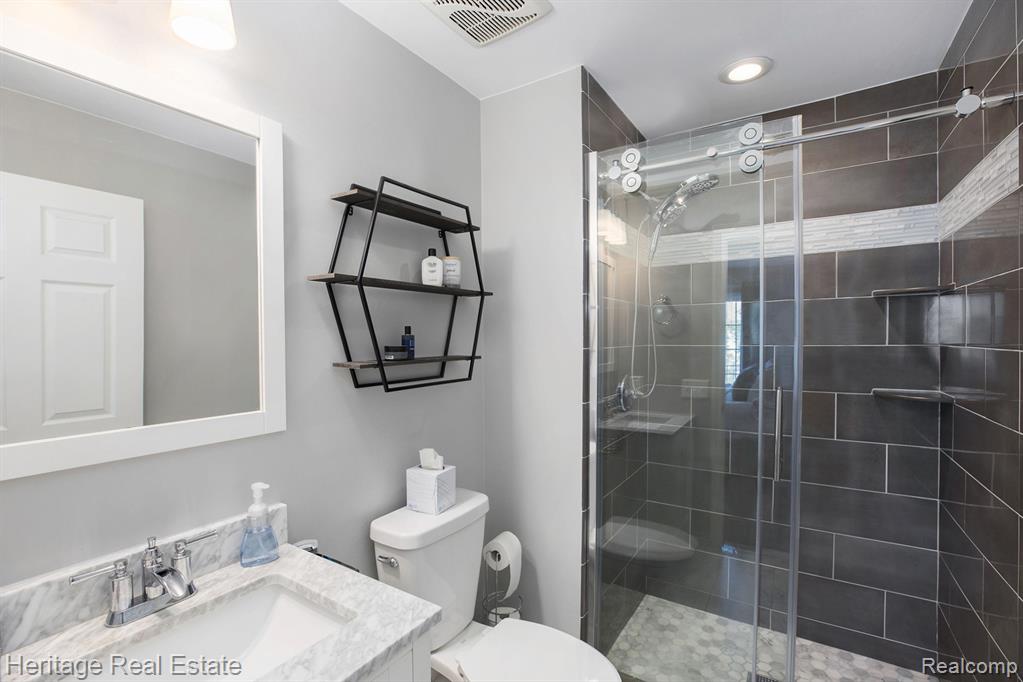 53105 Providence Drive, Shelby Twp, MI 48316 — Photo 17