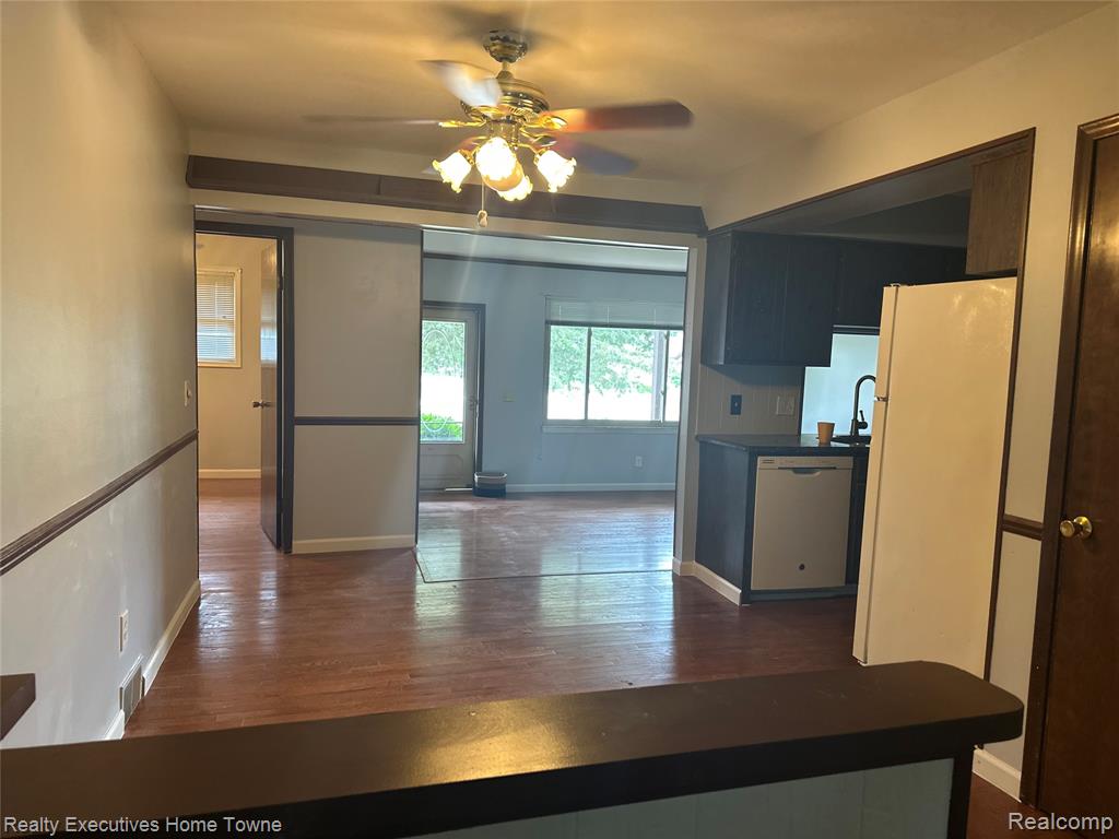 49545 SCHOENHERR Road, Shelby Twp, MI 48315 — Photo 13