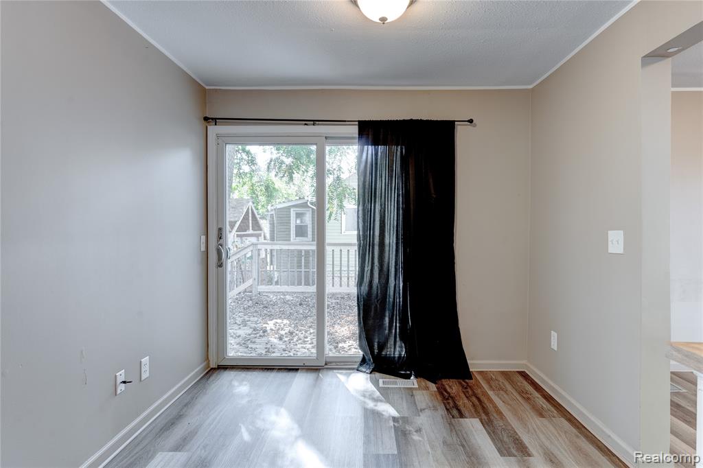 99 Calvert Avenue, Waterford, MI 48328 — Photo 10