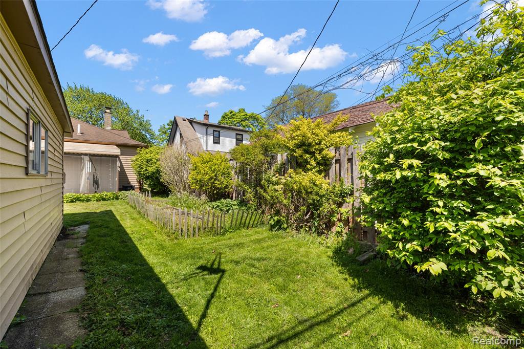 637 S Edgeworth Avenue, Royal Oak, MI 48067 — Photo 44
