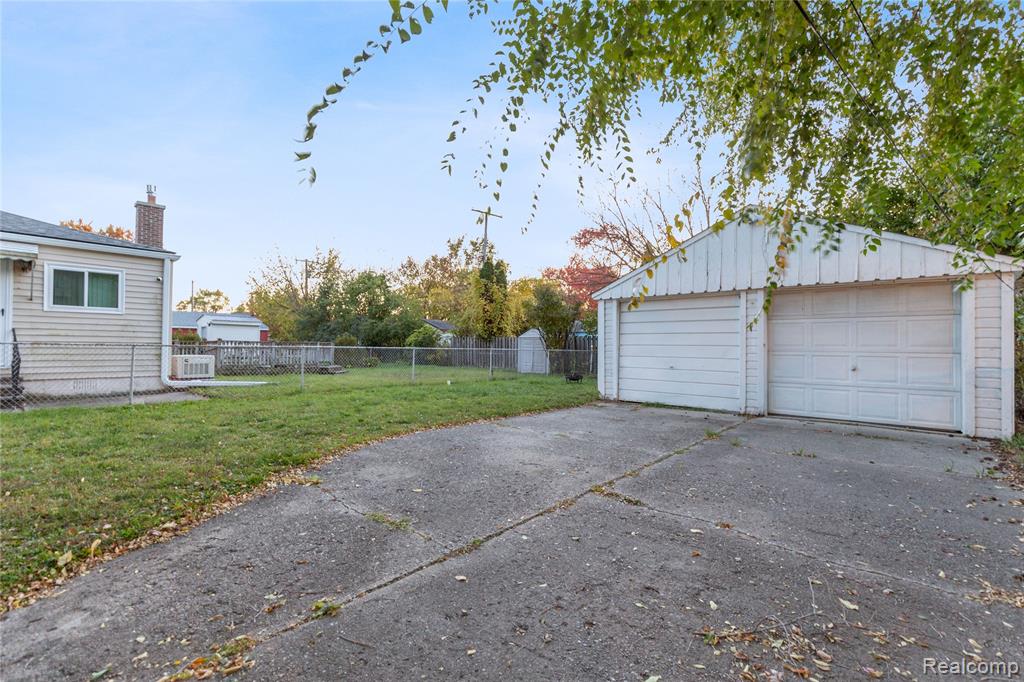 4168 Kingston Street, Dearborn Heights, MI 48125 — Photo 21