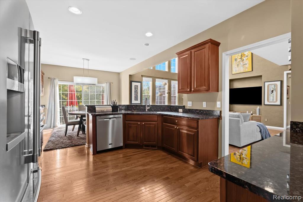 49499 Great Falls Road, Canton, MI 48188 — Photo 11