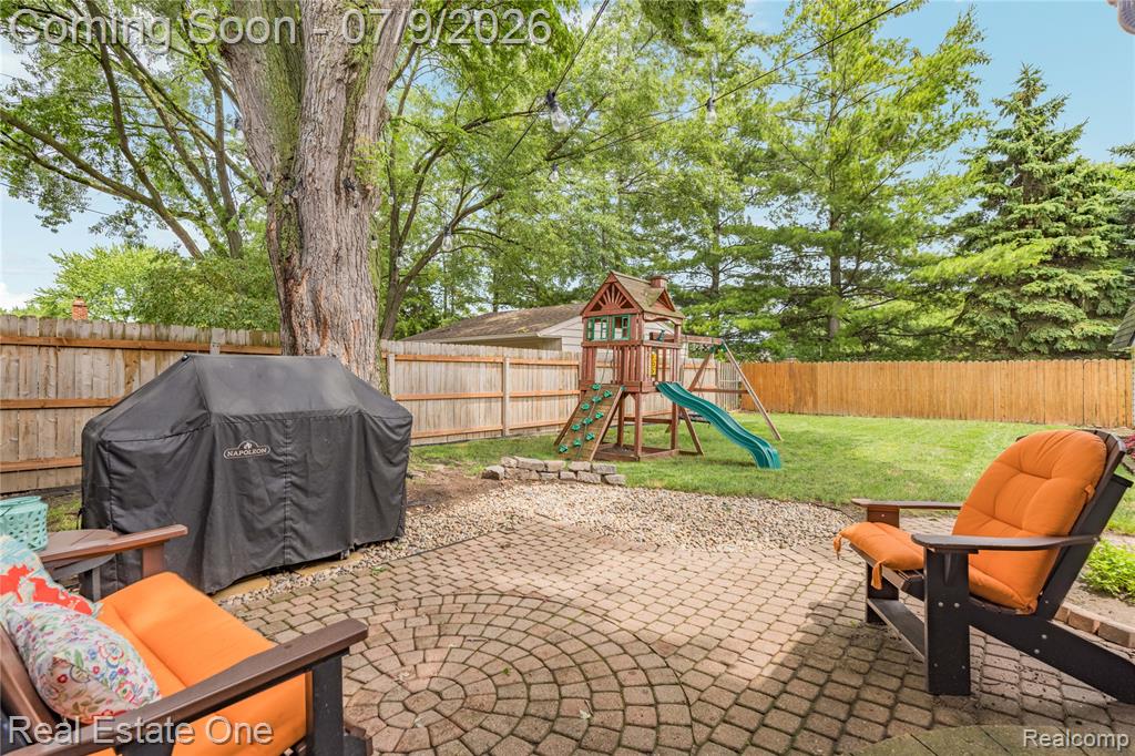 42118 Villanova Drive, Sterling Heights, MI 48313 — Photo 40