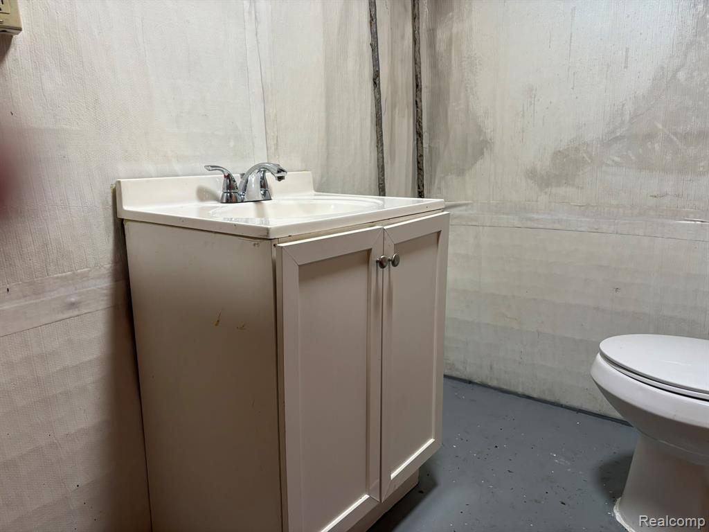 8149 Standard, Center Line, MI 48015 — Photo 17