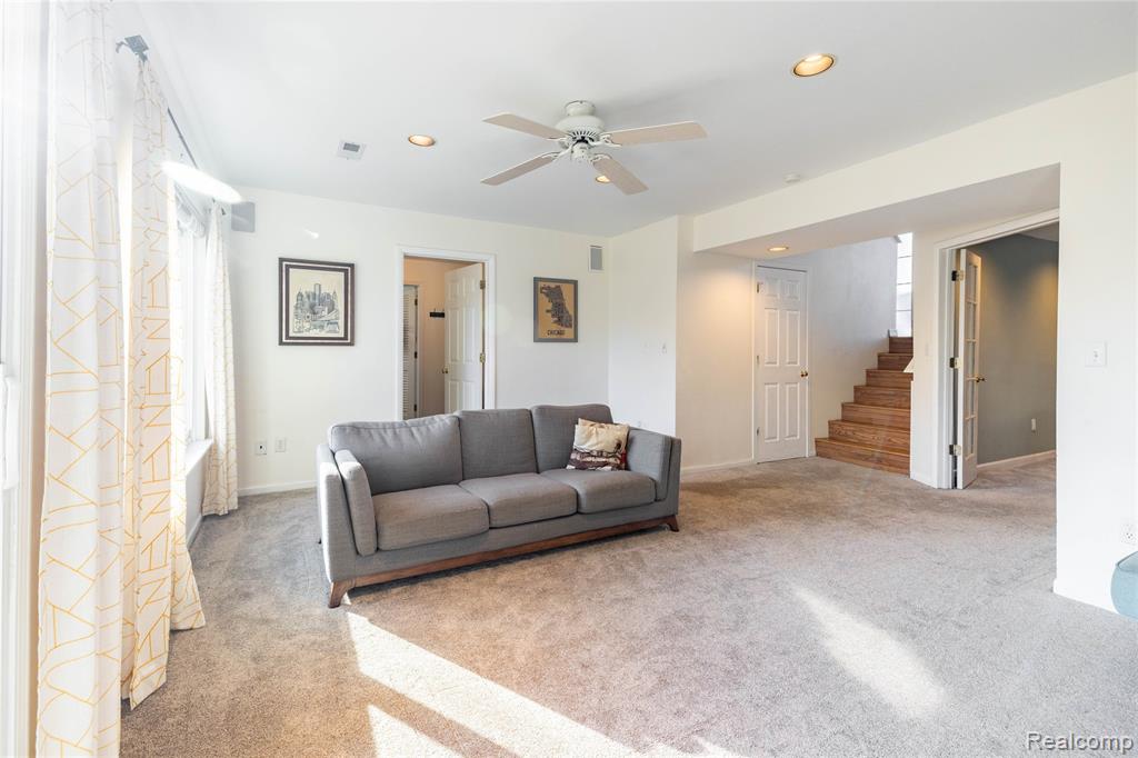 907 Huntclub Boulevard, Auburn Hills, MI 48326 — Photo 30