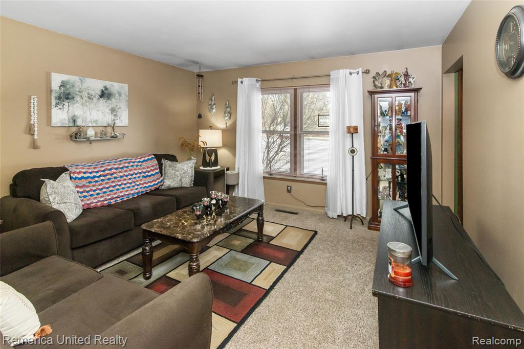 11043 Hamburg Road, Whitmore Lake, MI 48189 — Photo 14