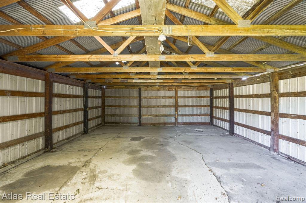 9450 HOGAN Road, Fenton, MI 48430 — Photo 8