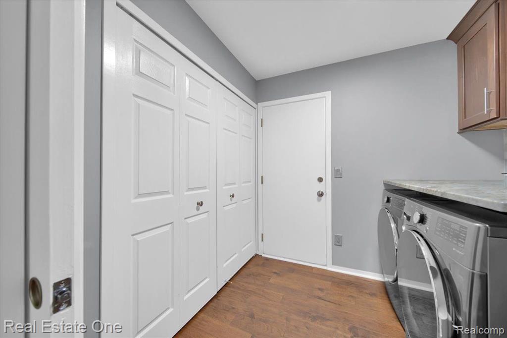 295 WINDING Brook, Commerce Twp, MI 48390 — Photo 28