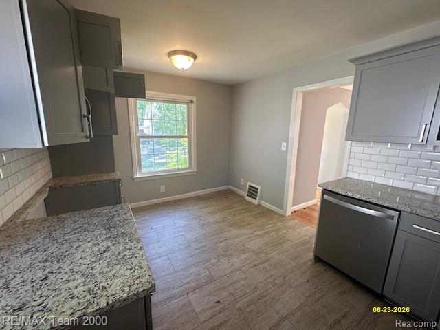 579 E Baker Avenue, Clawson, MI — Photo 13