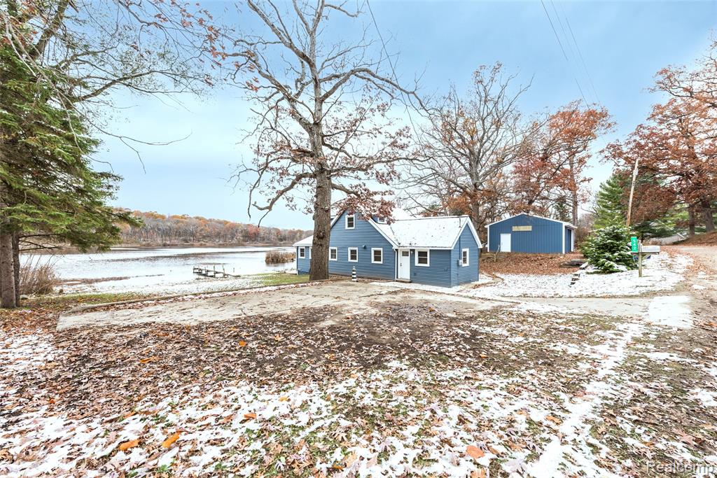 542 Oak Dale Drive, Chelsea, MI 48118 — Photo 3