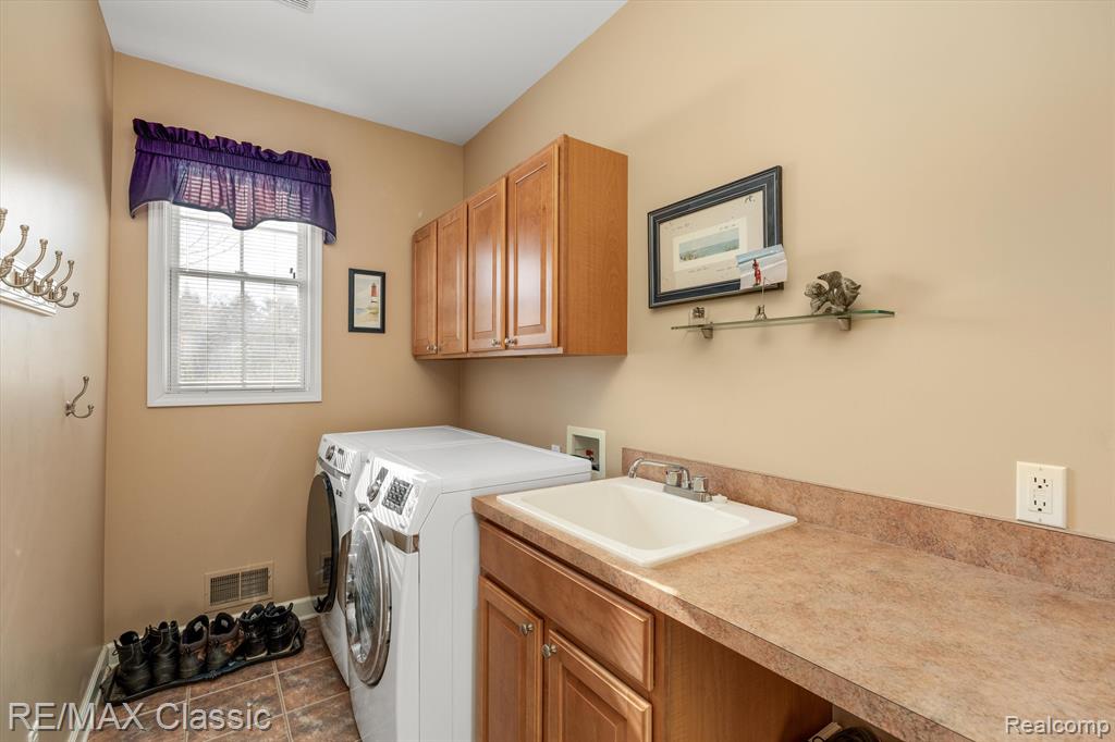 18002 STONEBROOK Drive, Northville, MI 48168 — Photo 33
