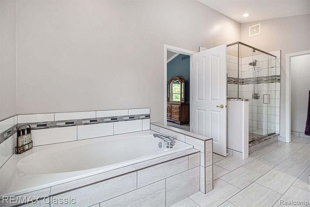 5867 HATHAWAY Road, Canton, MI 48187 — Photo 28